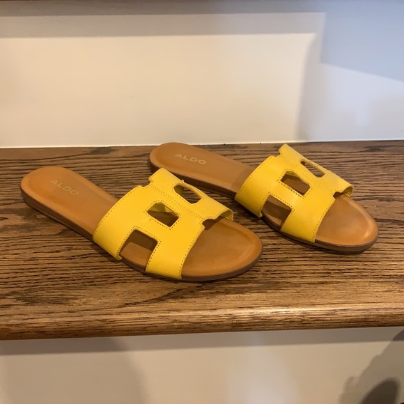 ALDO Glenalia casual flats. - Picture 2 of 3